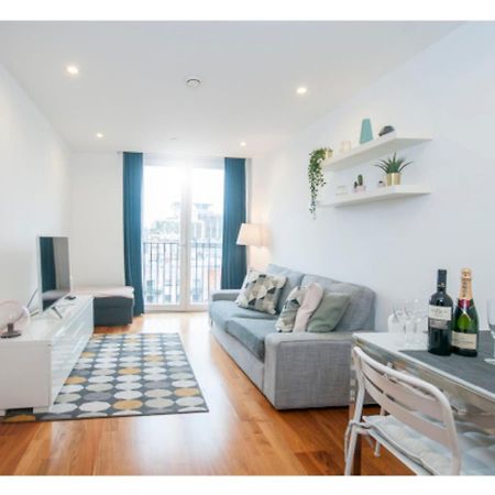 The Most Central Apartment In Cardiff Eksteriør billede